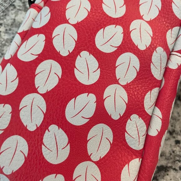DISNEY LILO AND STITCH CROSSBODY BAG RED WHITE HAWAIIAN LEAVES KAWAII VERSATILE - Picture 5 of 9